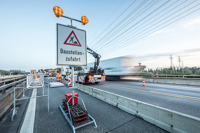 Aufstellsysteme_Hinweistafeln_700x465px