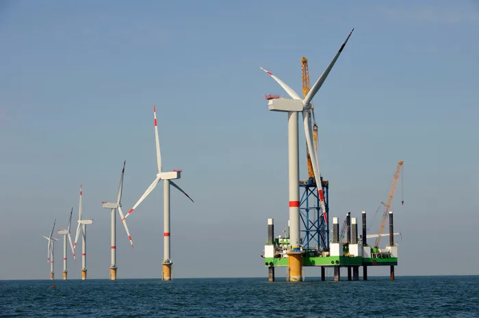 Gruener_Strom_-_Offshore_Windpark_700x465