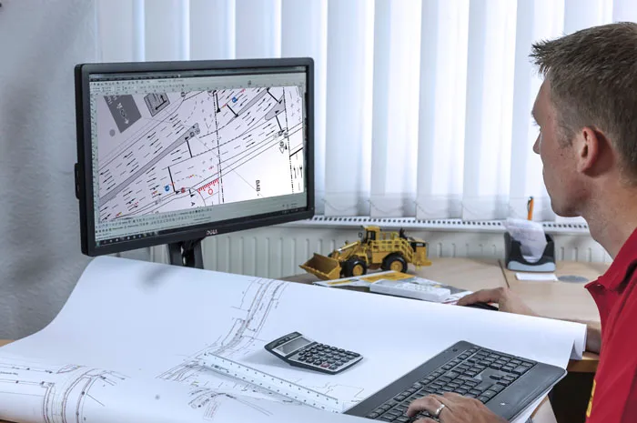 ZRD_BVS_beratungssituation_146_highres_Am-Computer_700x465px