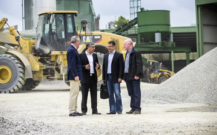 zbm_CAT-financial_700x438px