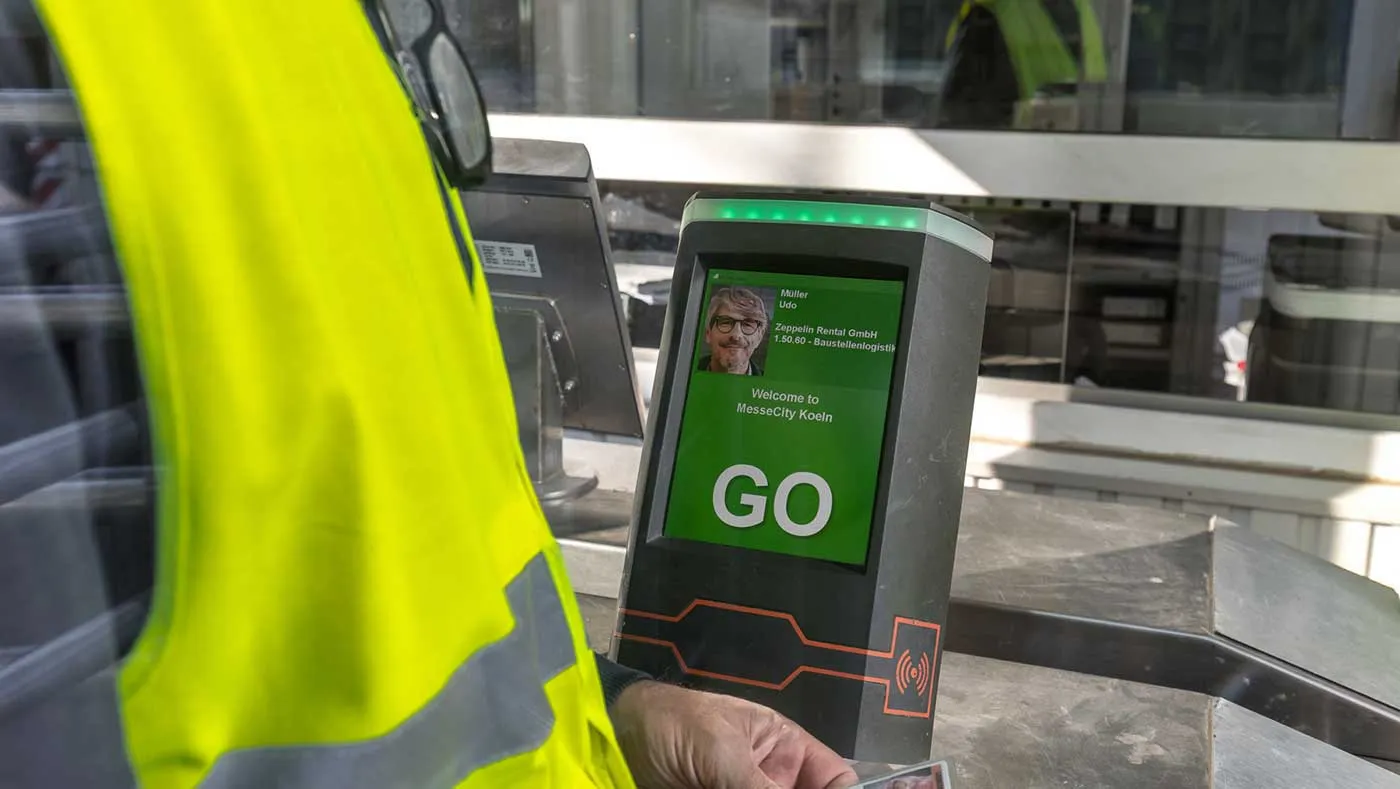 Digitale Zutrittskontrolle mit Personenerkennung für Baustellenlogistik bei Zeppelin Rental