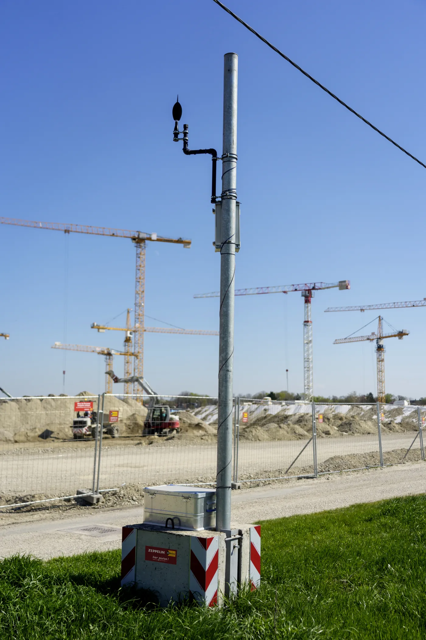 Messgerät für Luft- und Lärmemissionen