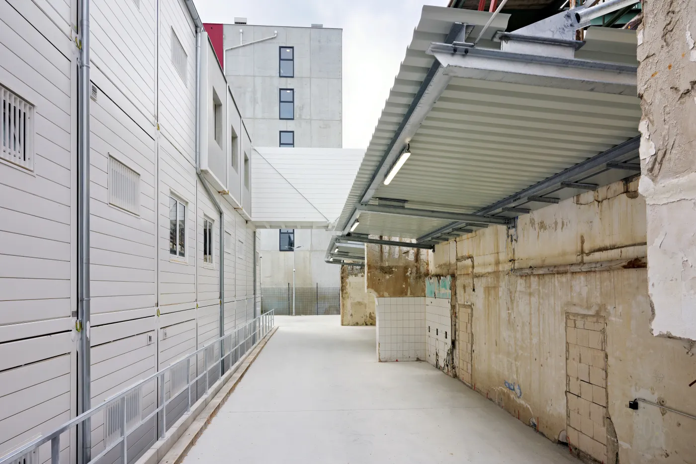 ZRD_Raumsysteme_Modulanlage_Polizeiwache_Stuttgart_Brücke