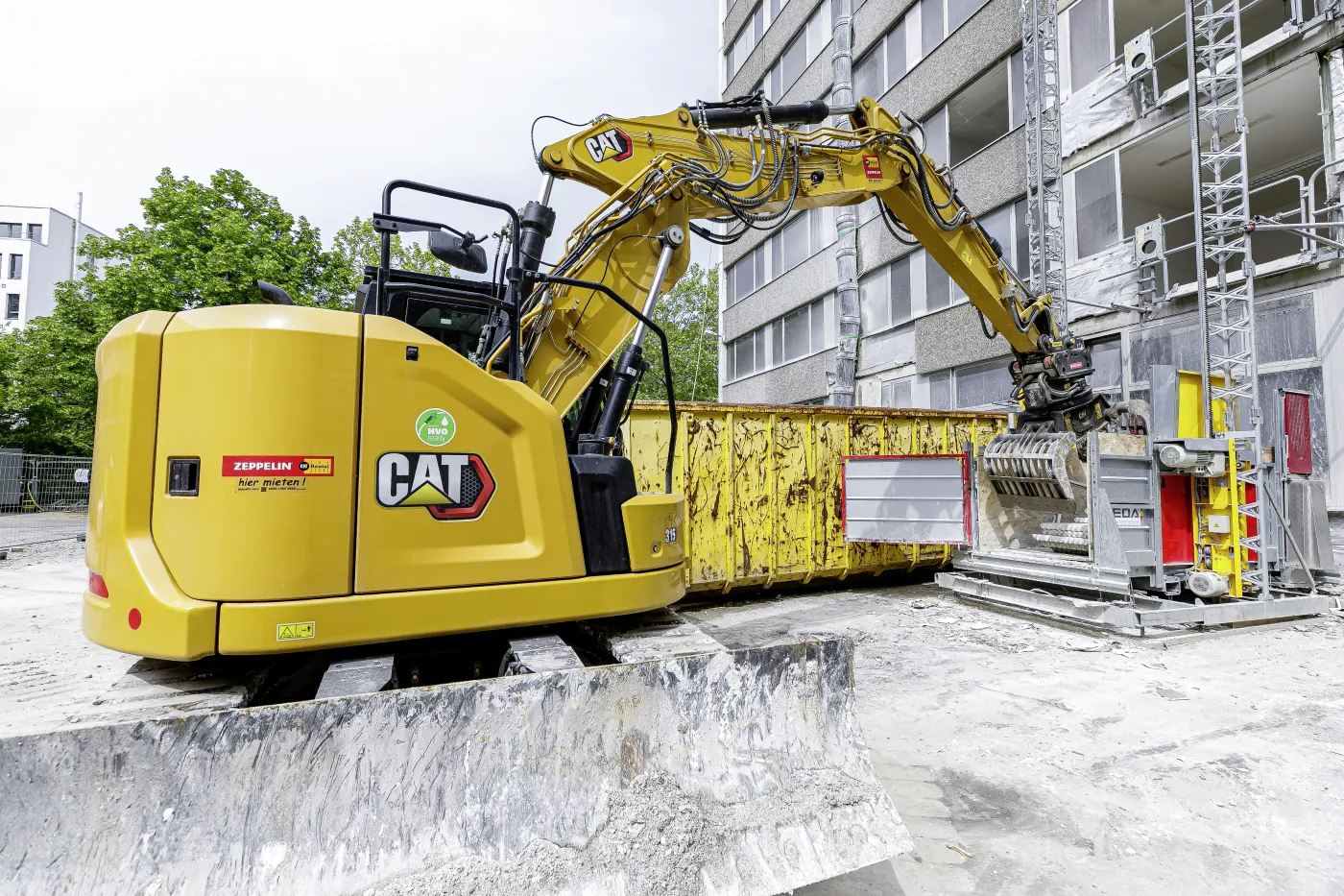 Zeppelin-Rental-Abrissarbeiten-Köln-Kettenbagger